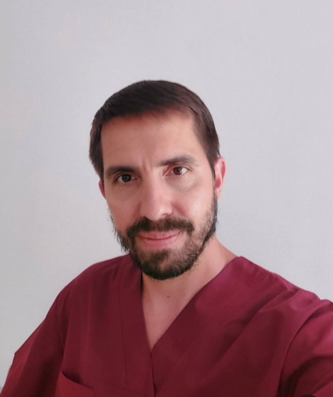 Краснов Артем Александрович,Стоматолог-хирург-имплантолог.